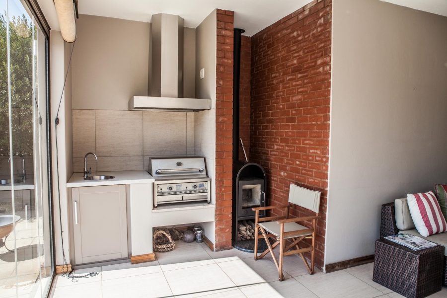 5 Bedroom Property for Sale in The Coves North West